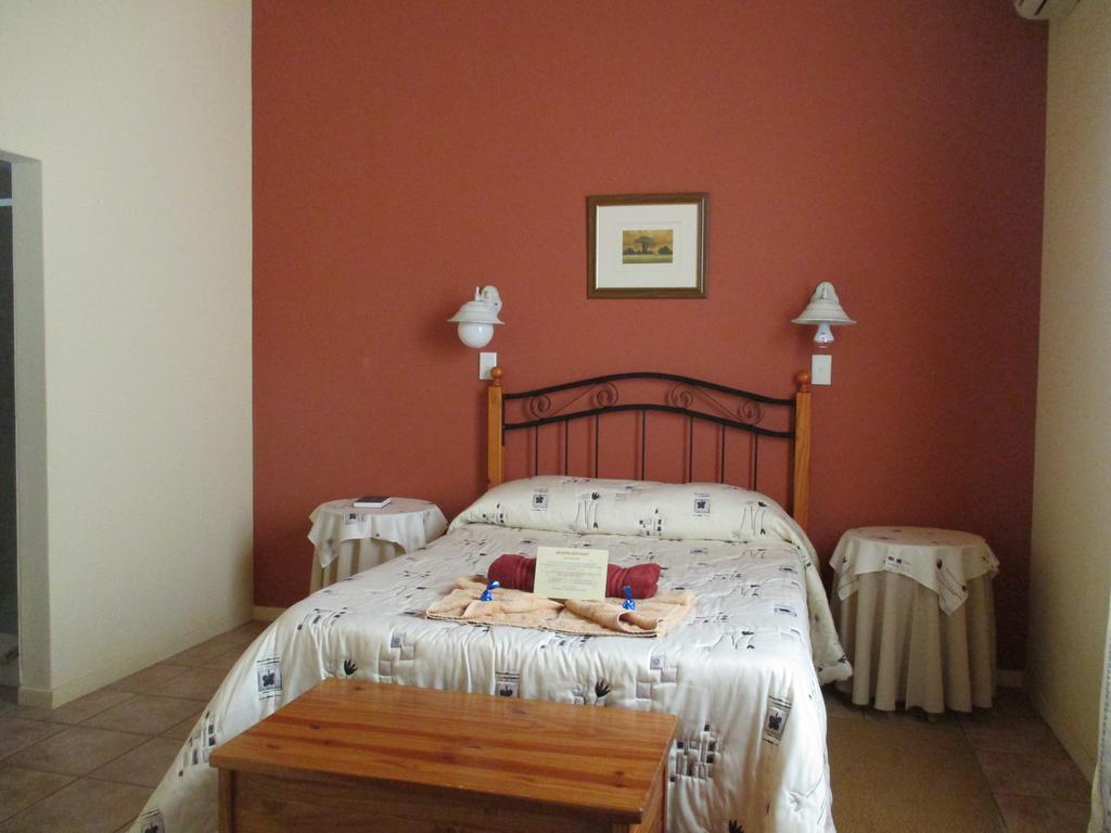 Van Rhyn Guest House Vanrhynsdorp Eksteriør bilde