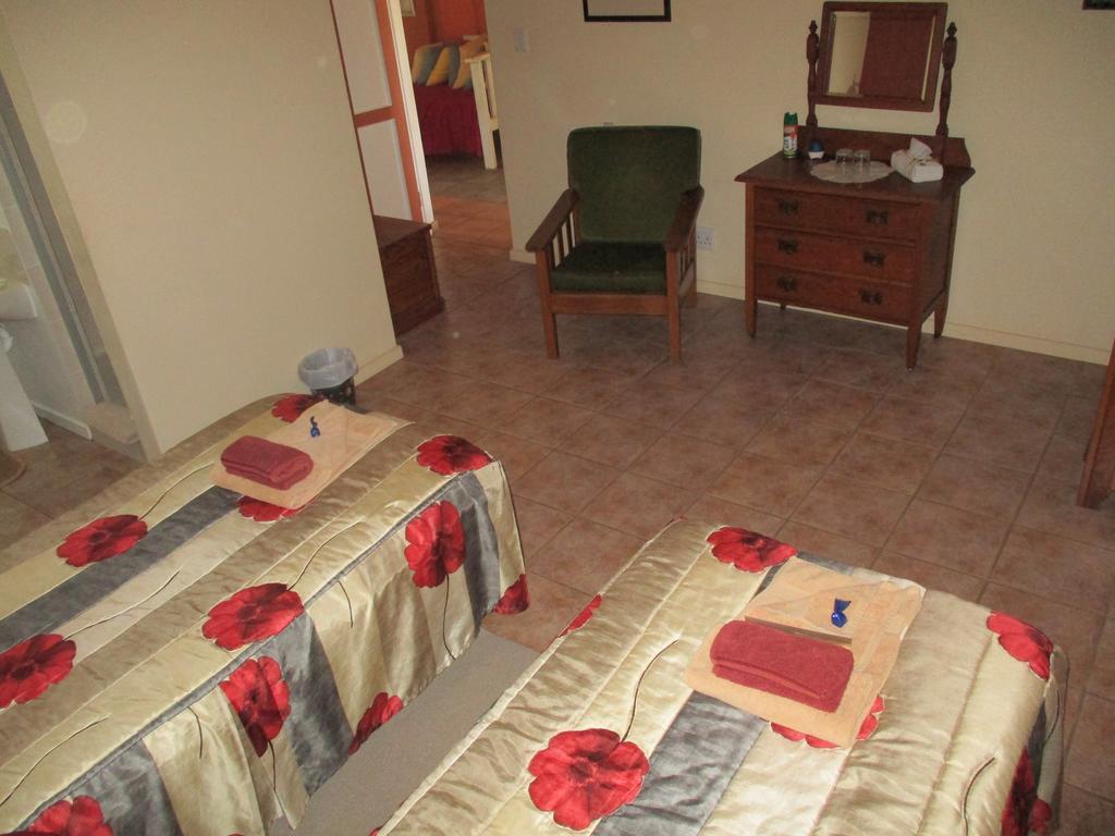 Van Rhyn Guest House Vanrhynsdorp Eksteriør bilde