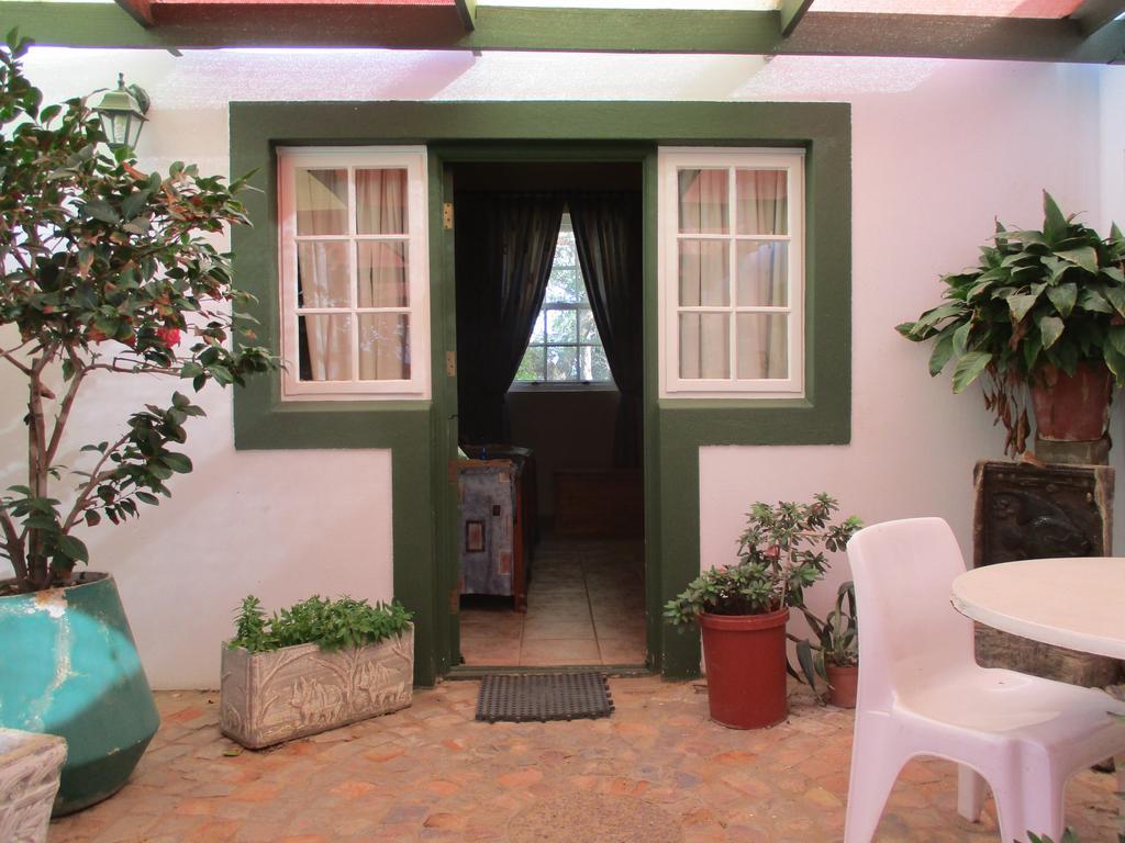 Van Rhyn Guest House Vanrhynsdorp Eksteriør bilde