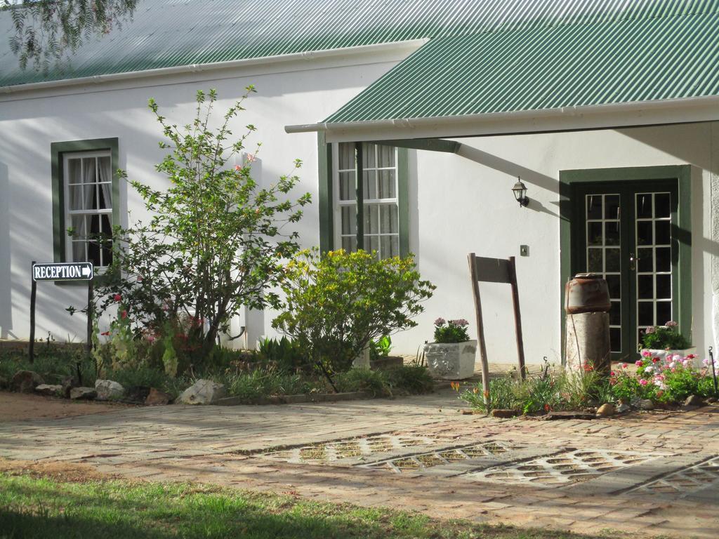 Van Rhyn Guest House Vanrhynsdorp Eksteriør bilde