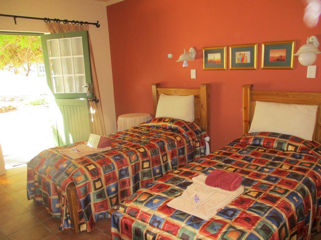 Van Rhyn Guest House Vanrhynsdorp Eksteriør bilde