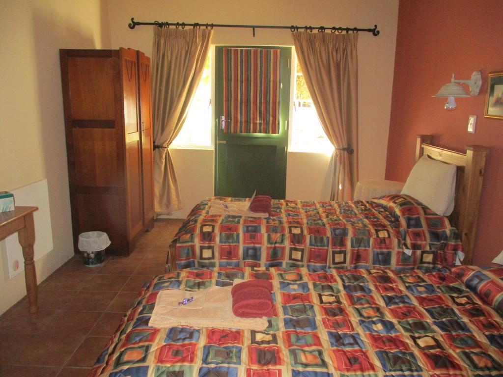 Van Rhyn Guest House Vanrhynsdorp Eksteriør bilde